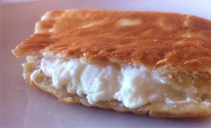 Authentic Tiganopsomo: Your Guide to Greek Fried Bread with Feta